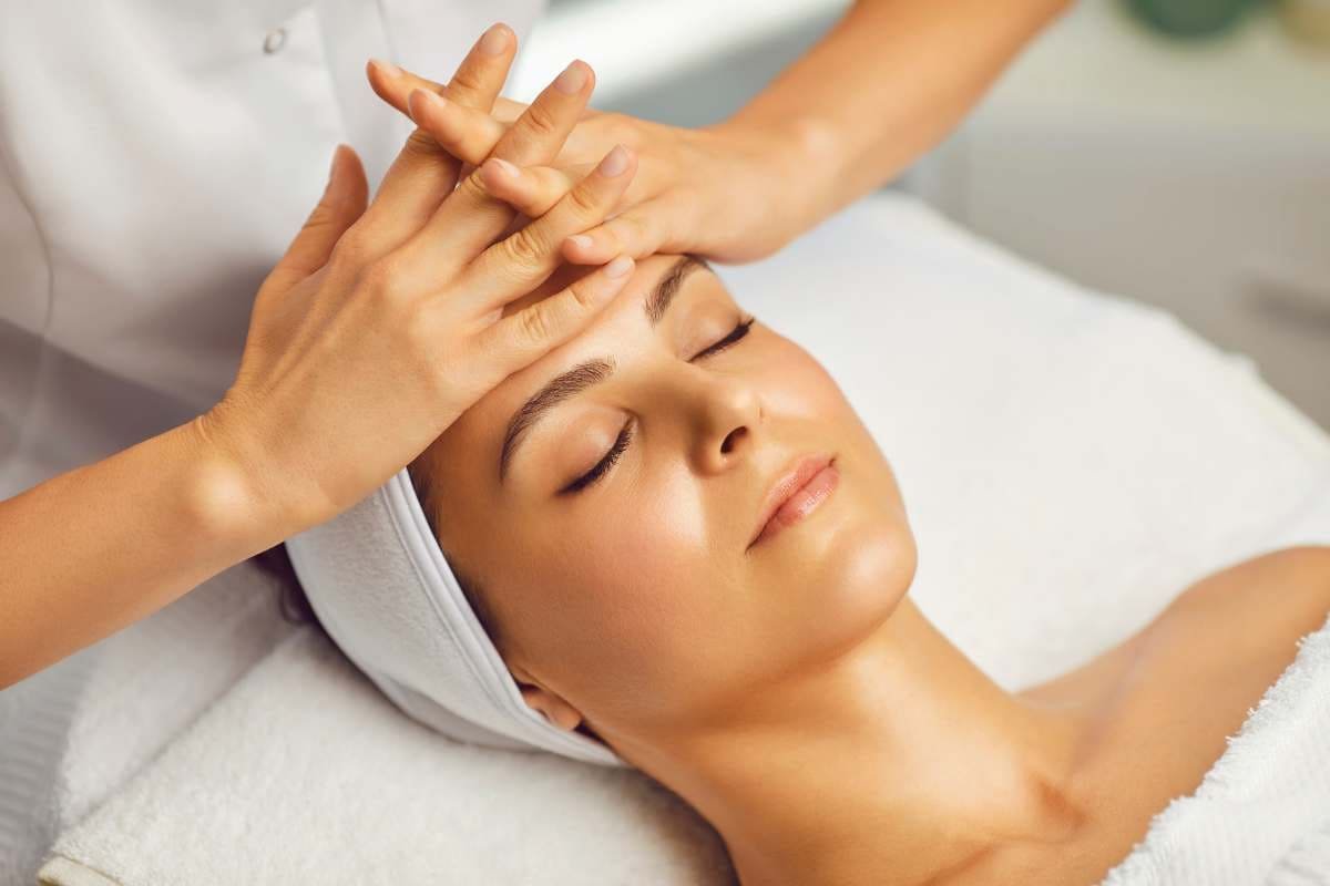 Neelam body massage- head massage in bhopal